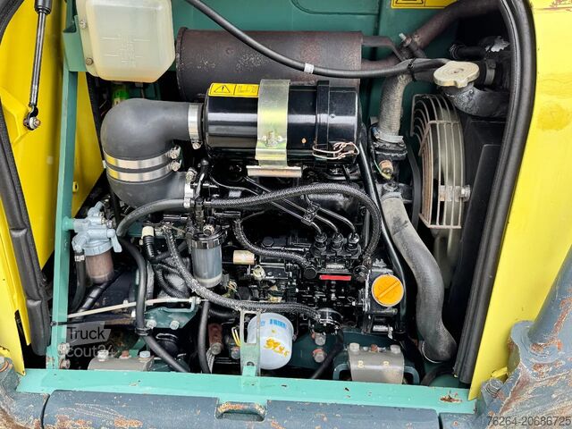 حفارة صغيرة Yanmar B25V snelwissel + 2 bakken