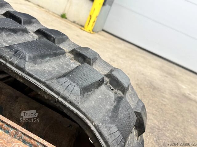 حفارة صغيرة Yanmar B25V snelwissel + 2 bakken