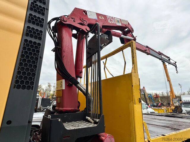 Laadplatform MAN TGA 26.390 6x2 + HMF 1250-3