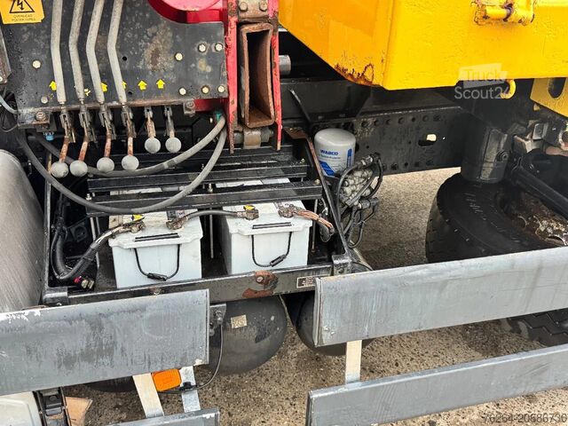 Laadplatform MAN TGA 26.390 6x2 + HMF 1250-3