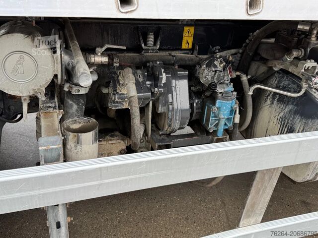 Veículo de aspiração Volvo FL220 + JUROP VJC 6/3 KOLKENZUIGER