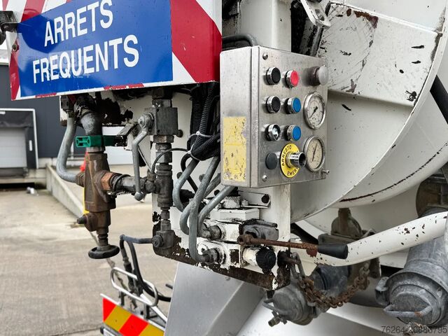 Veículo de aspiração Volvo FL220 + JUROP VJC 6/3 KOLKENZUIGER