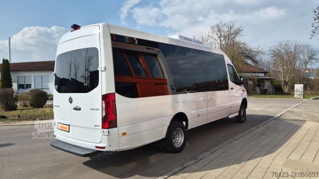 Minibus MERCEDES-BENZ 519 Allrad 4 x 4 Lagerfahrzeug Stock 20 Sitzer