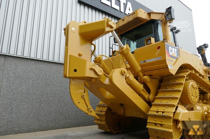 бульдозер Caterpillar D8T