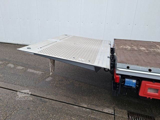 Camião de plataforma DAF LF 260 FA 12to 3-Sitzer Navi Pritsche LBW