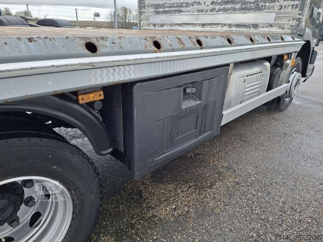 Flatbed truck DAF LF 260 FA 12to 3-Sitzer Navi Pritsche LBW