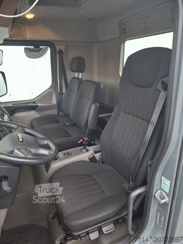Camião de plataforma DAF LF 260 FA 12to 3-Sitzer Navi Pritsche LBW