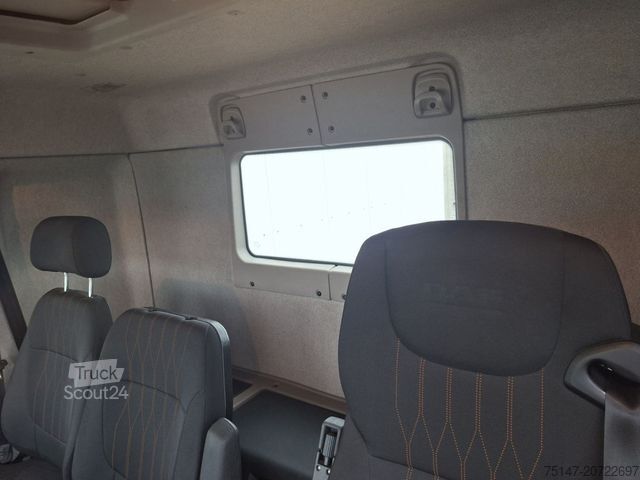Camião de plataforma DAF LF 260 FA 12to 3-Sitzer Navi Pritsche LBW