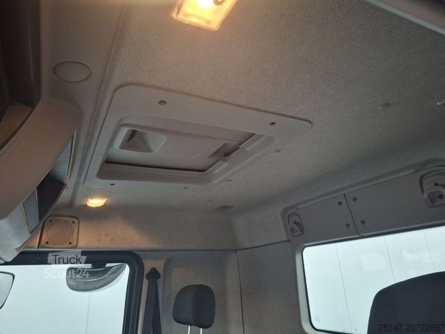 Camião de plataforma DAF LF 260 FA 12to 3-Sitzer Navi Pritsche LBW