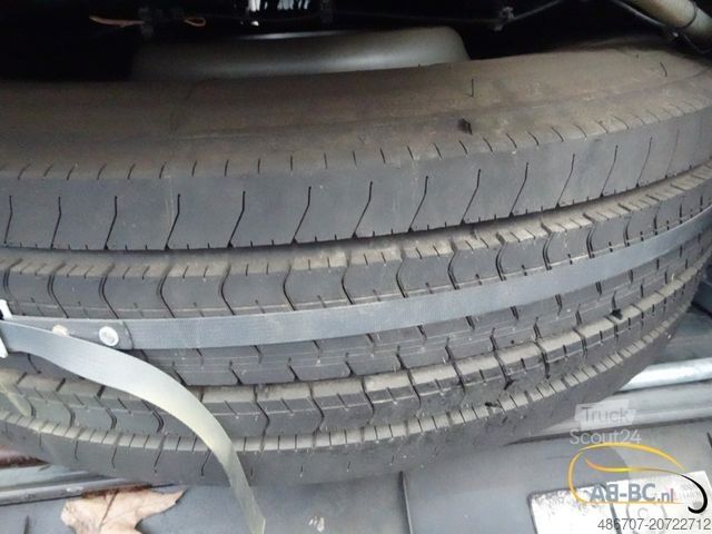 Långfärdsbuss MERCEDES-BENZ Tourismo RHD - 52 Sitze EURO 6