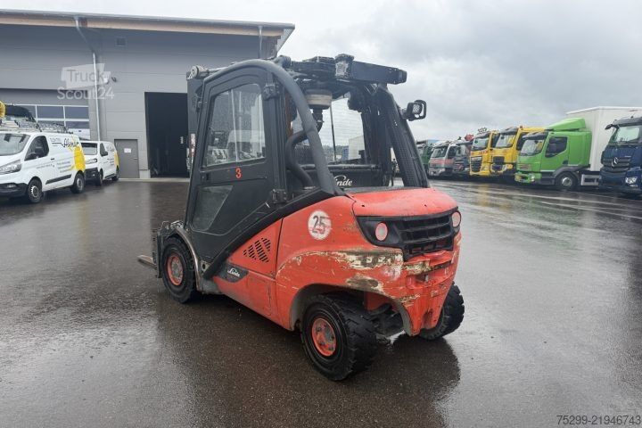 Chariot élévateur  H30D-02 Stapler /  Swiss-Vehicle