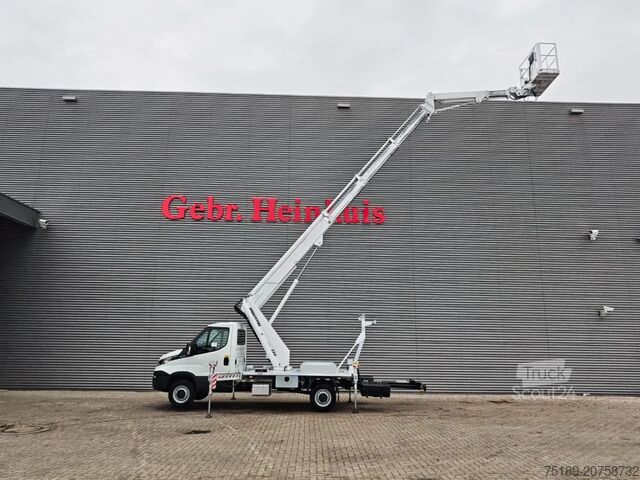 Hefplatform Iveco Daily 35-120 Multitel MJ 226