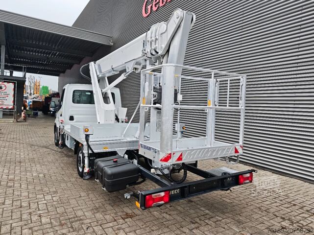 Hefplatform Iveco Daily 35-120 Multitel MJ 226