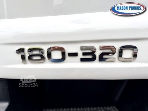 Tovorno vozilo s ravno platformo in ponjavo Iveco Eurocargo 180-320P