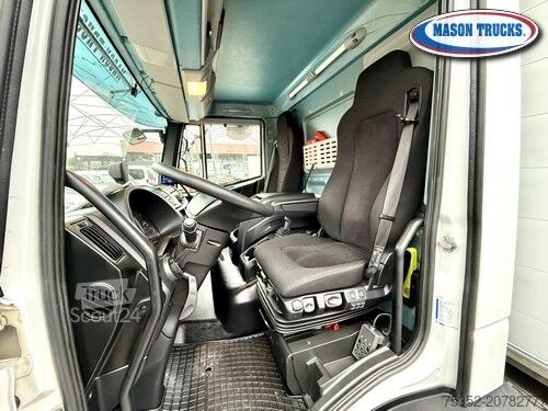 Tovorno vozilo s ravno platformo in ponjavo Iveco Eurocargo 180-320P