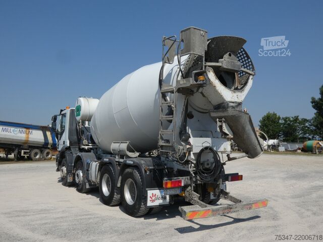 Caminhão betoneira Iveco TRAKKER 500