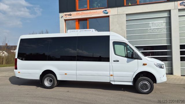 Mikroautobuss MERCEDES-BENZ 519  Allrad 4 x 4 Lagerfahrzeug Stock 20 Sitzer