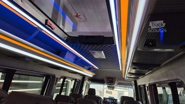 Mikroautobuss MERCEDES-BENZ 519  Allrad 4 x 4 Lagerfahrzeug Stock 20 Sitzer