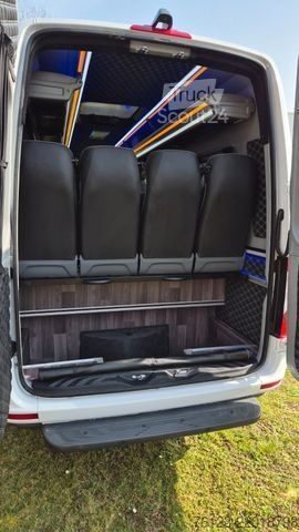 Mikroautobuss MERCEDES-BENZ 519  Allrad 4 x 4 Lagerfahrzeug Stock 20 Sitzer