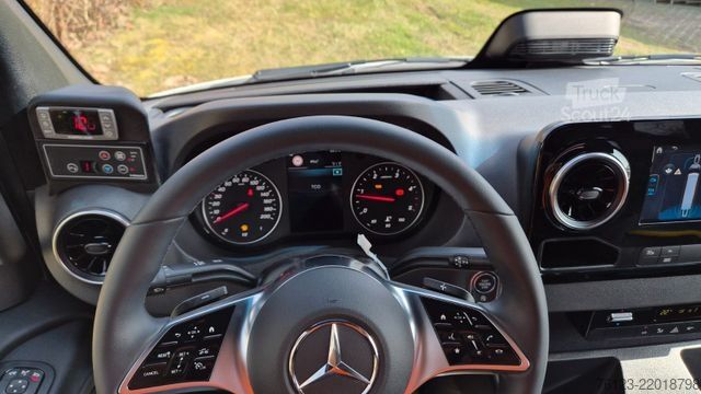 Mikroautobuss MERCEDES-BENZ 519  Allrad 4 x 4 Lagerfahrzeug Stock 20 Sitzer