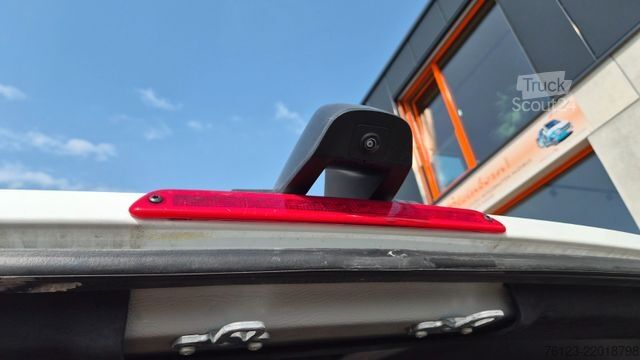 Mikroautobuss MERCEDES-BENZ 519  Allrad 4 x 4 Lagerfahrzeug Stock 20 Sitzer