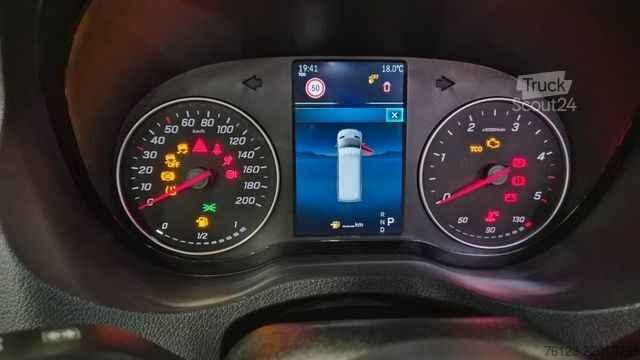 Mikroautobuss MERCEDES-BENZ 519  Allrad 4 x 4 Lagerfahrzeug Stock 20 Sitzer
