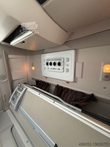 Standarta vilcēja traktors DAF XF 480 FT