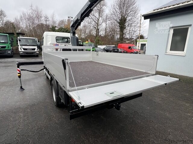 Pick-up van Fuso 6S15 Pritsche 3.0m Kran 4xhydr. Funk!