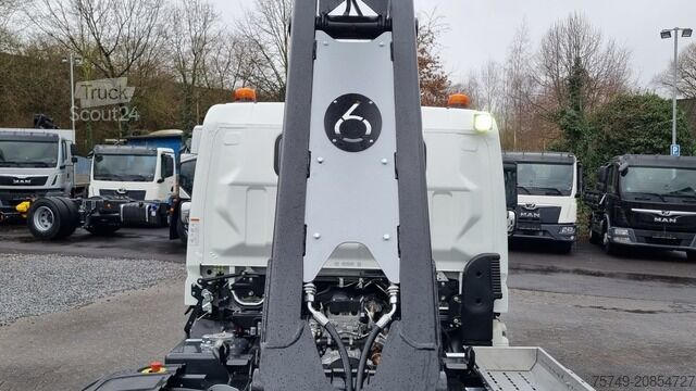 Telehoist load lugger van Fuso Canter FUSO 9C18 Duonic City Abrollkipper