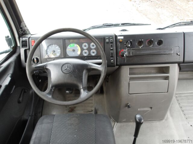 Autobus Mercedes Vario 813