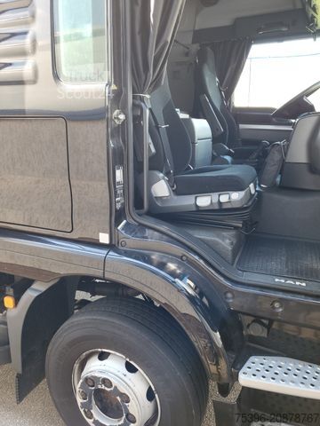 Platformas kravas automašīna ar tentu MAN TGM 15.290 BL Curtainside-Edscha, 1.Hand