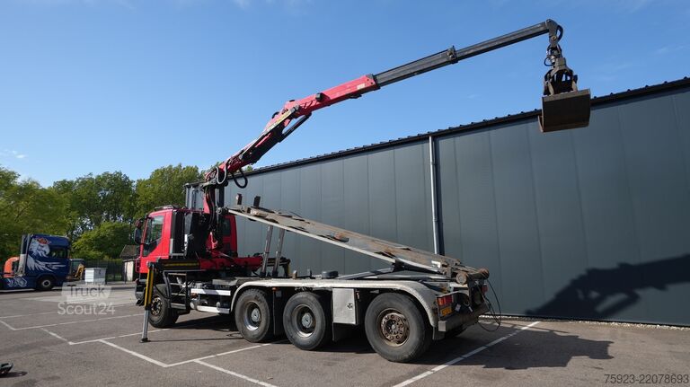 Jeřábové vozidlo Iveco Trakker 410 8x4 Cable system with Crane