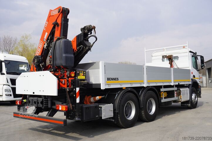 Burtowy z HDS Mercedes-Benz Arocs 2633 flatbed truck / Crane FASSI