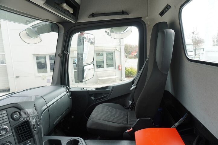 Burtowy z HDS Mercedes-Benz Arocs 2633 flatbed truck / Crane FASSI