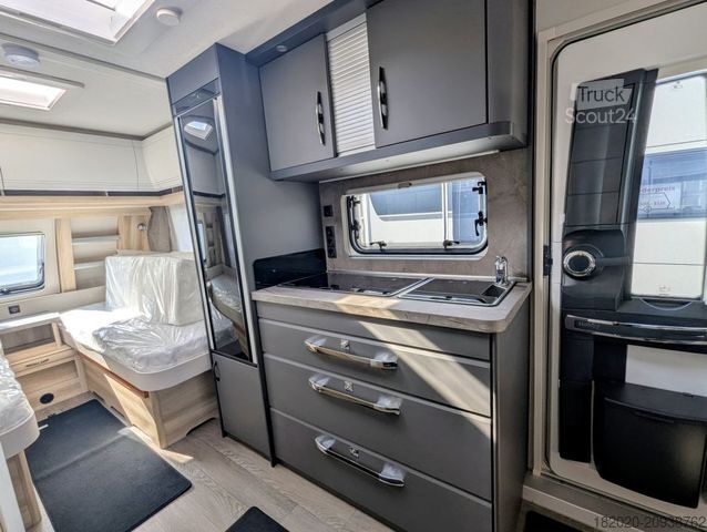 Husvagn HOBBY De Luxe 495 UL FAHRRADTRÄGER, 1800 KG AUFL.