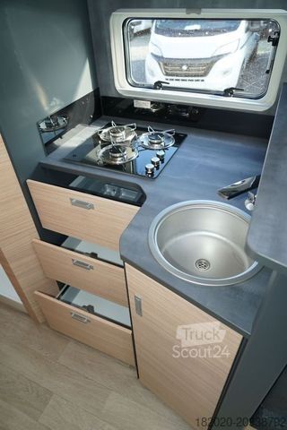 Halvintegrerad husbil HOBBY Optima De Luxe T70 GE (ex.27) Autom., SAT, Lit.