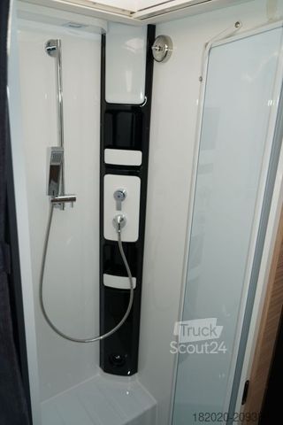 Halvintegrerad husbil HOBBY Optima De Luxe T70 GE (ex.27) Autom., SAT, Lit.