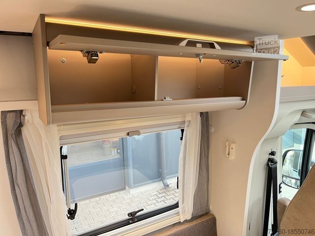 Semi-integrated camper CARADO T 447 5 Sitzplätze