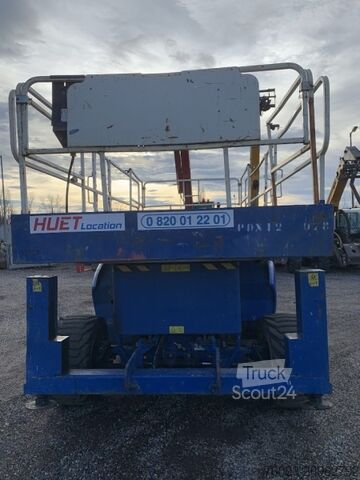 Plataforma de tesoura JLG 3394RT - 12m, 4x4, diesel