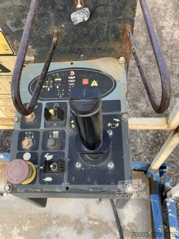 Plataforma de tesoura JLG 3394RT - 12m, 4x4, diesel