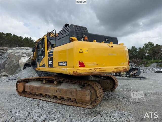 Vikšrinis ekskavatorius Komatsu PC490LC-11 excavator w/ 2 buckets