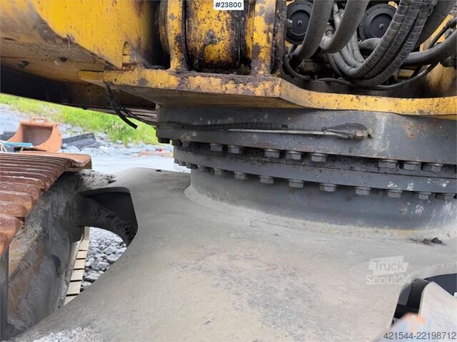 Vikšrinis ekskavatorius Komatsu PC490LC-11 excavator w/ 2 buckets