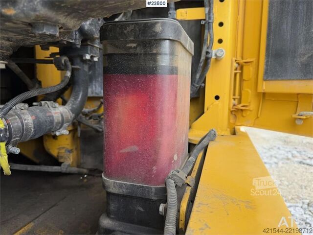 Tela-alustainen kaivinkone Komatsu PC490LC-11 excavator w/ 2 buckets