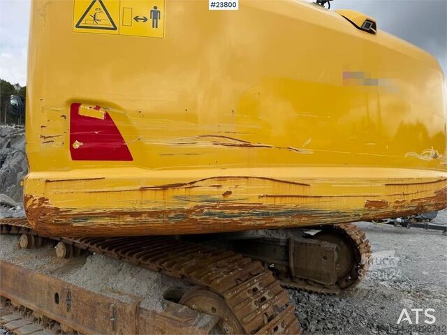 Tela-alustainen kaivinkone Komatsu PC490LC-11 excavator w/ 2 buckets