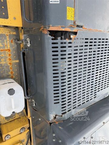Tela-alustainen kaivinkone Komatsu PC490LC-11 excavator w/ 2 buckets