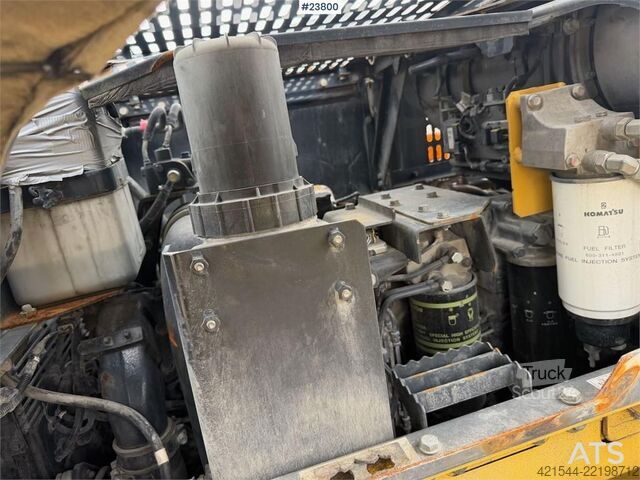 Tela-alustainen kaivinkone Komatsu PC490LC-11 excavator w/ 2 buckets