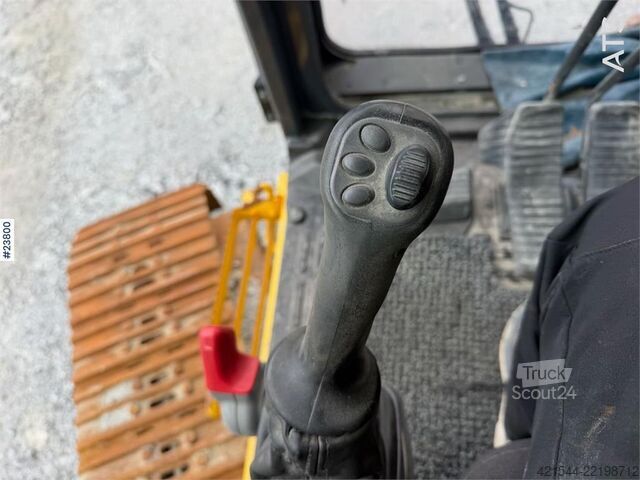 Tela-alustainen kaivinkone Komatsu PC490LC-11 excavator w/ 2 buckets
