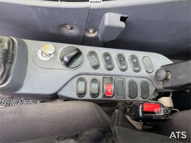 Tela-alustainen kaivinkone Komatsu PC490LC-11 excavator w/ 2 buckets