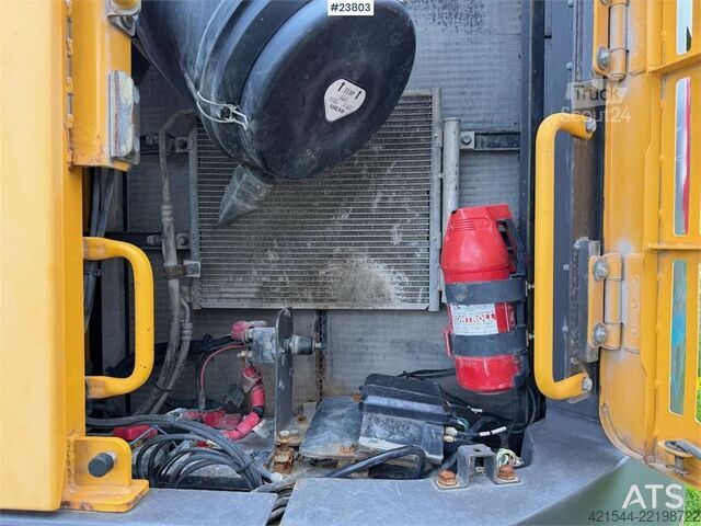 Pelle sur chenilles Volvo ECR305CL excavator w/ GPS, sanding bucket and roto
