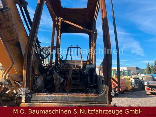 Mobilbagger LIEBHERR A904 Litronic / Ersatzteilträger / Brandschaden